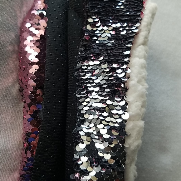 NWOT 2/$15 Pink/ Silver sequins slippers - Picture 3 of 10